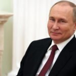 Putin diz que tem uma “boa reserva” de bombas de fragmentação