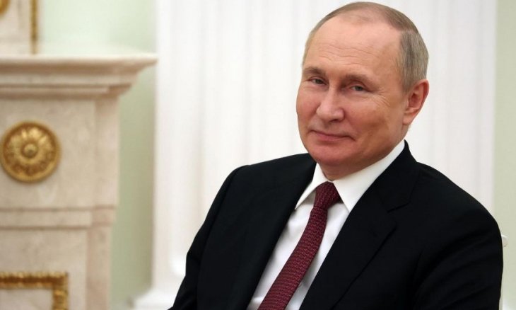 Putin diz que tem uma “boa reserva” de bombas de fragmentação